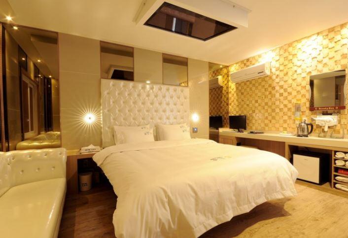 Songjeong Hotel 369 Пусан Экстерьер фото